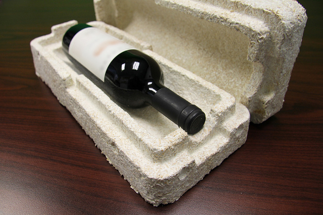 ecovative-wine-shipper-2