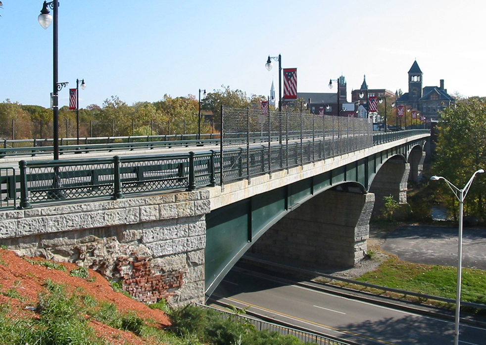 Veterans Memorial Bridge