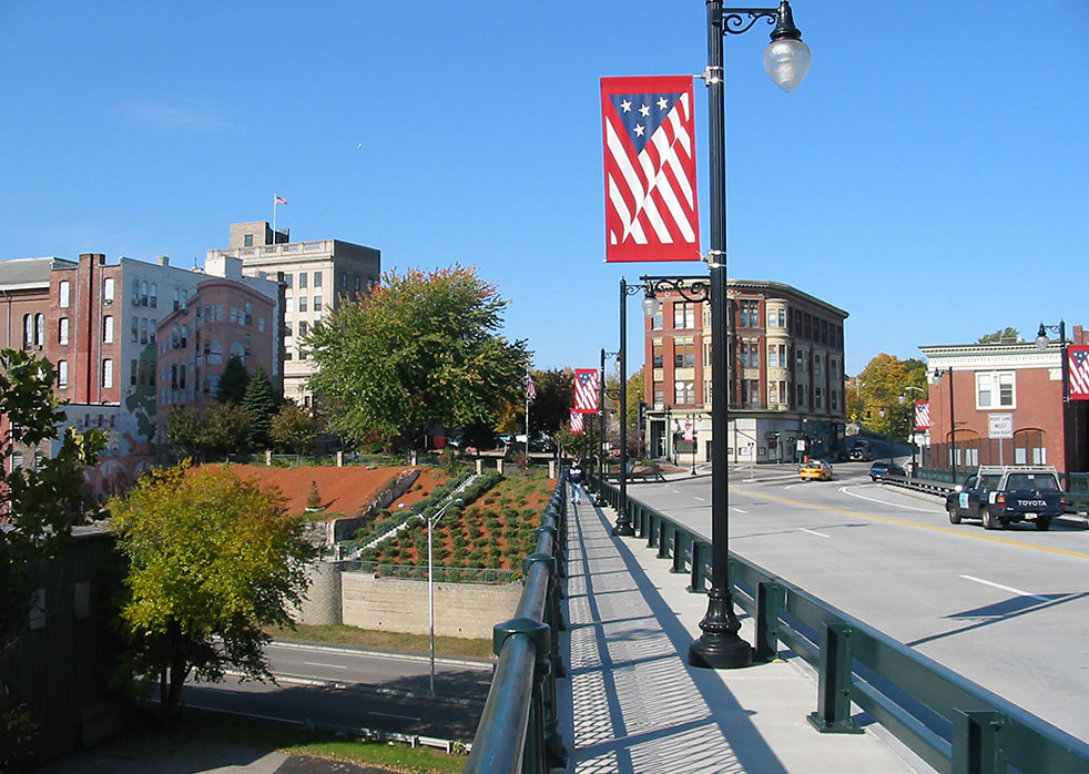 Veterans Memorial Bridge